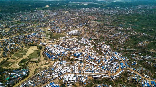 Flygfoto över flyktinglägret Kutupalong i Bangladesh.